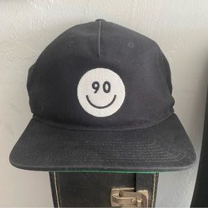NIKE MAX 90 SMILEY SNAPBACK
